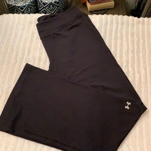 Under armor black work out pants.